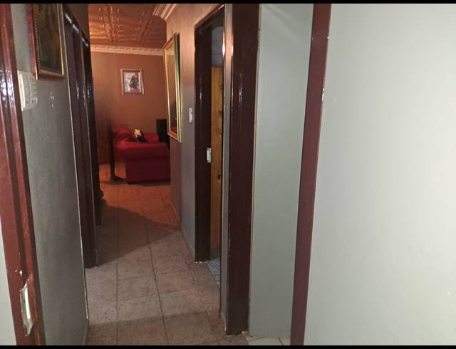 3 BEDROOM HOUSE FOR SALE IN BOITEKONG